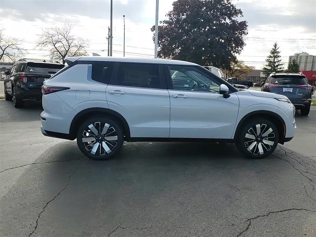 new 2025 Mitsubishi Outlander car, priced at $38,565