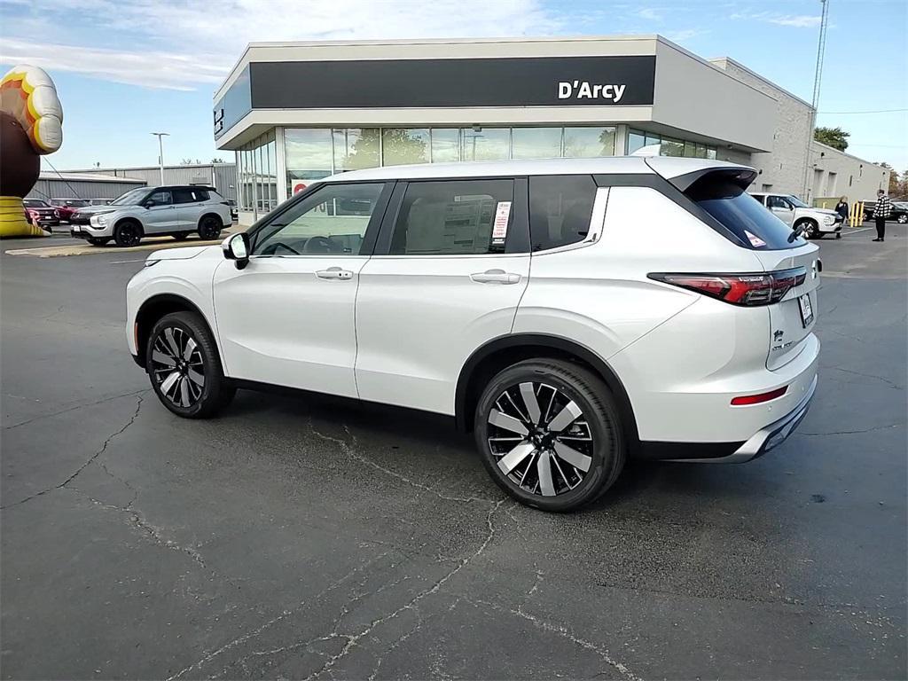 new 2025 Mitsubishi Outlander car, priced at $38,565