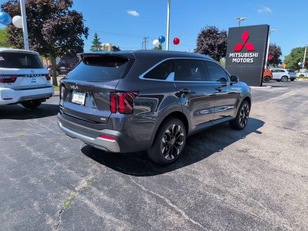 used 2025 Kia Sorento car, priced at $38,878
