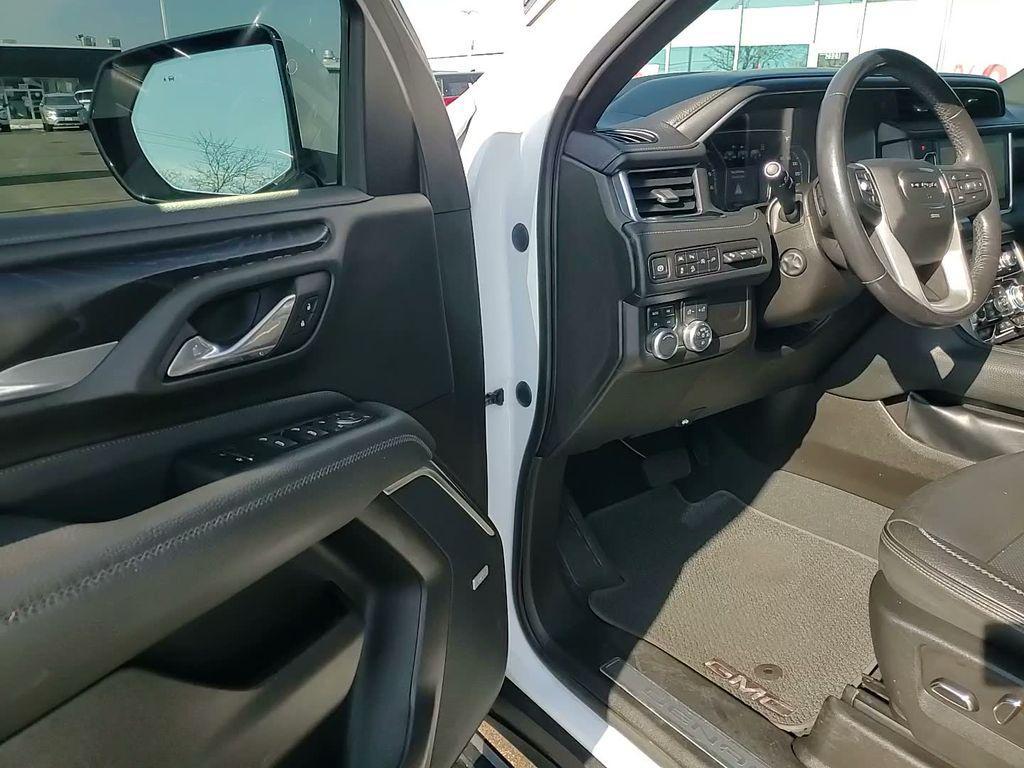 used 2021 GMC Yukon XL car, priced at $39,108