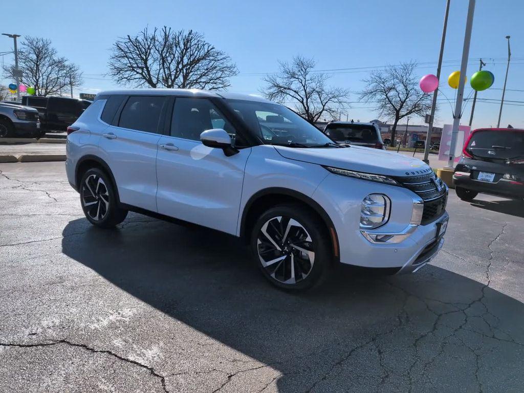 used 2023 Mitsubishi Outlander car, priced at $22,351