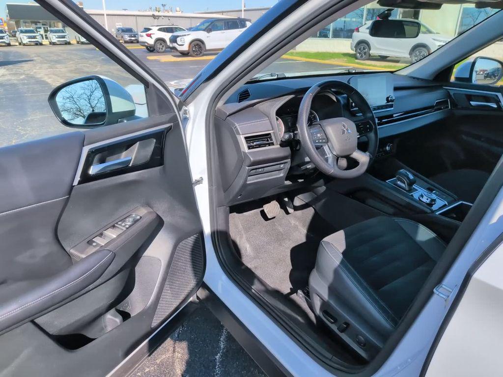 used 2023 Mitsubishi Outlander car, priced at $22,351