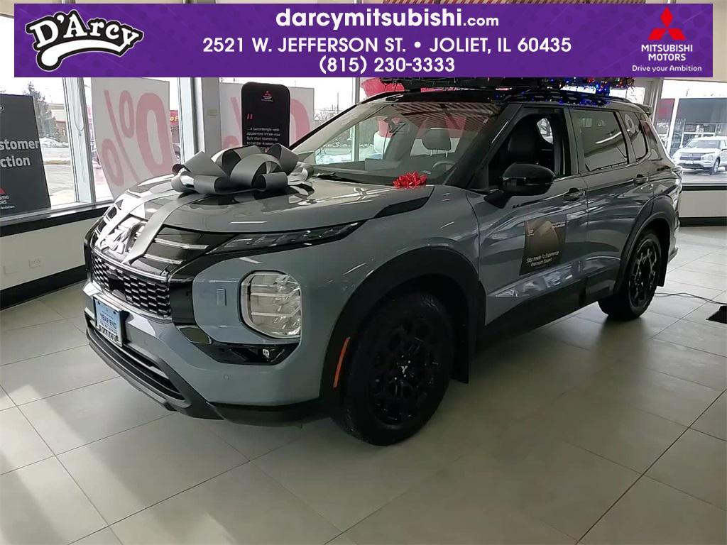 new 2025 Mitsubishi Outlander car, priced at $42,060