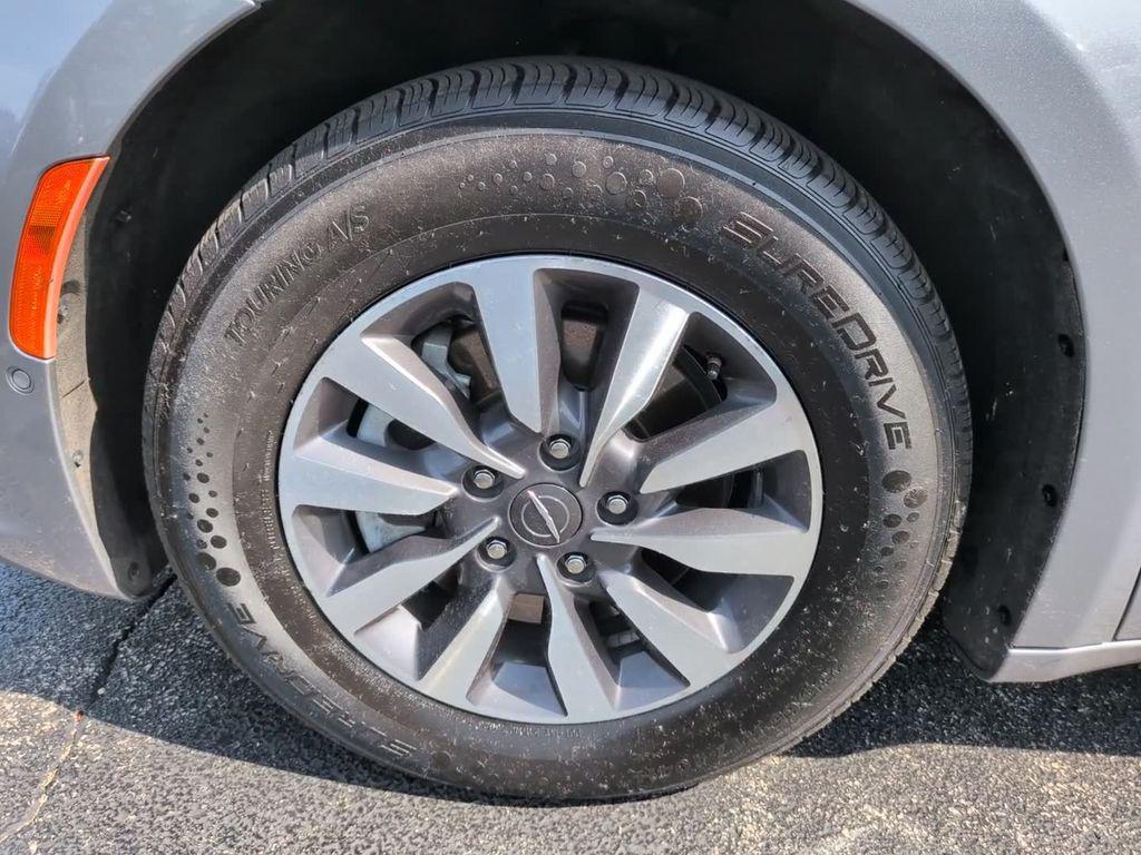 used 2021 Chrysler Pacifica Hybrid car, priced at $19,995