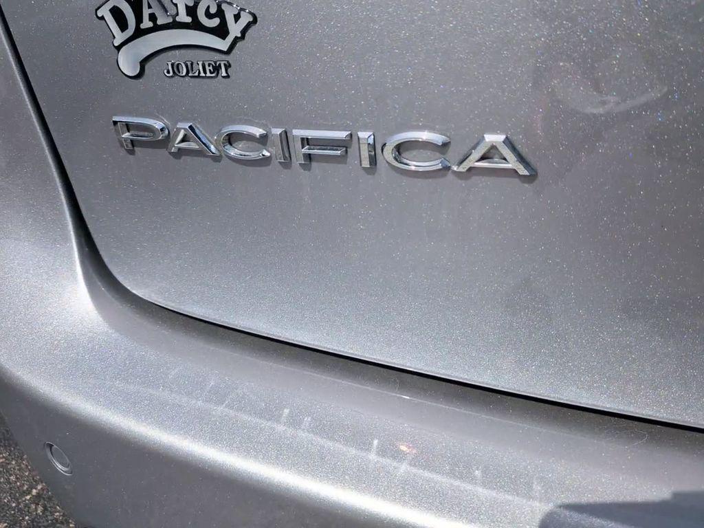 used 2021 Chrysler Pacifica Hybrid car, priced at $19,995