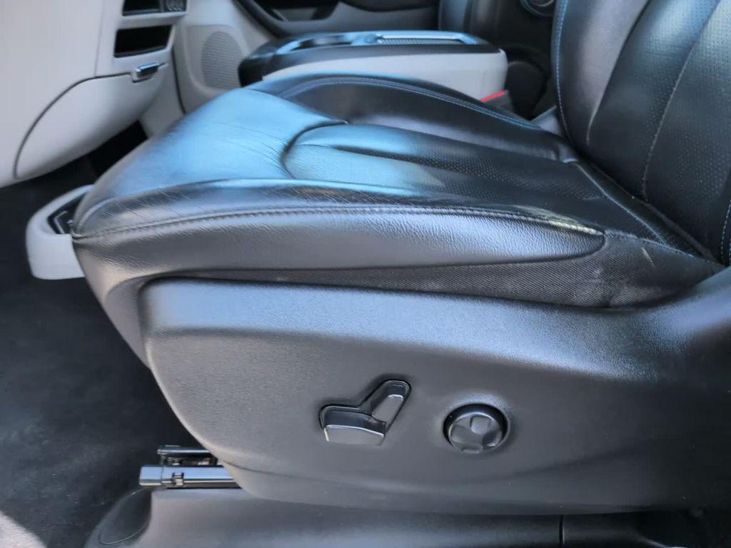 used 2021 Chrysler Pacifica Hybrid car, priced at $19,995