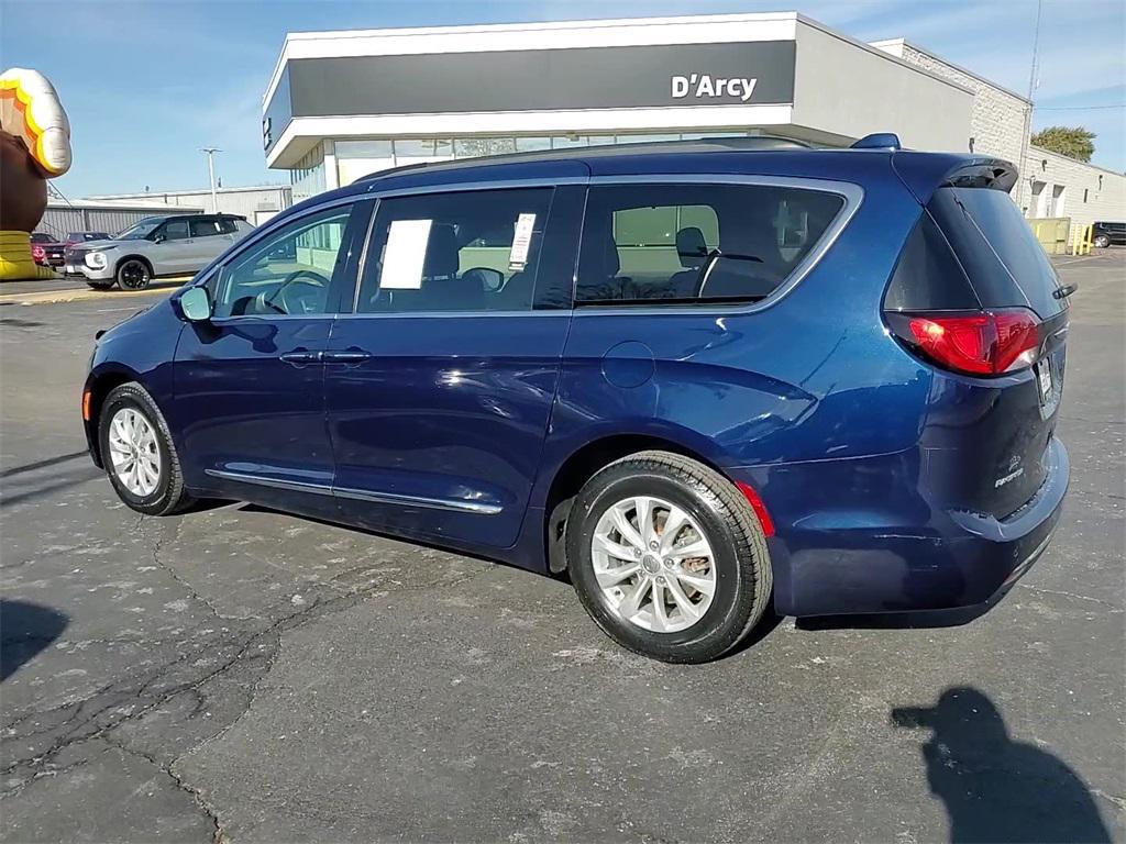 used 2017 Chrysler Pacifica car, priced at $9,900