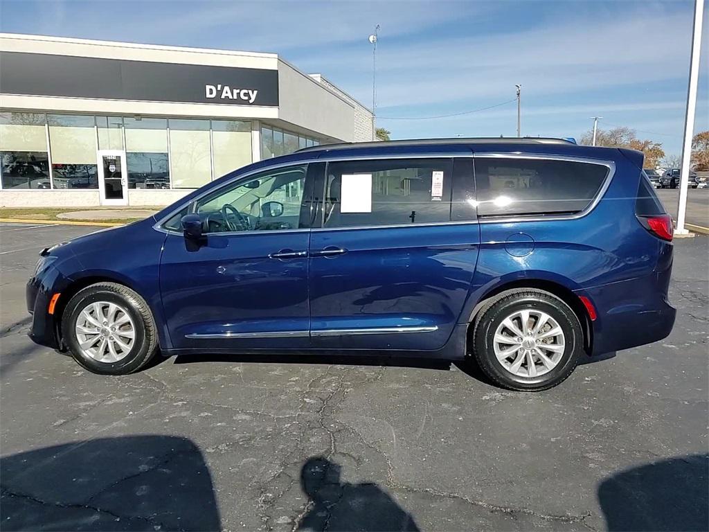 used 2017 Chrysler Pacifica car, priced at $9,900