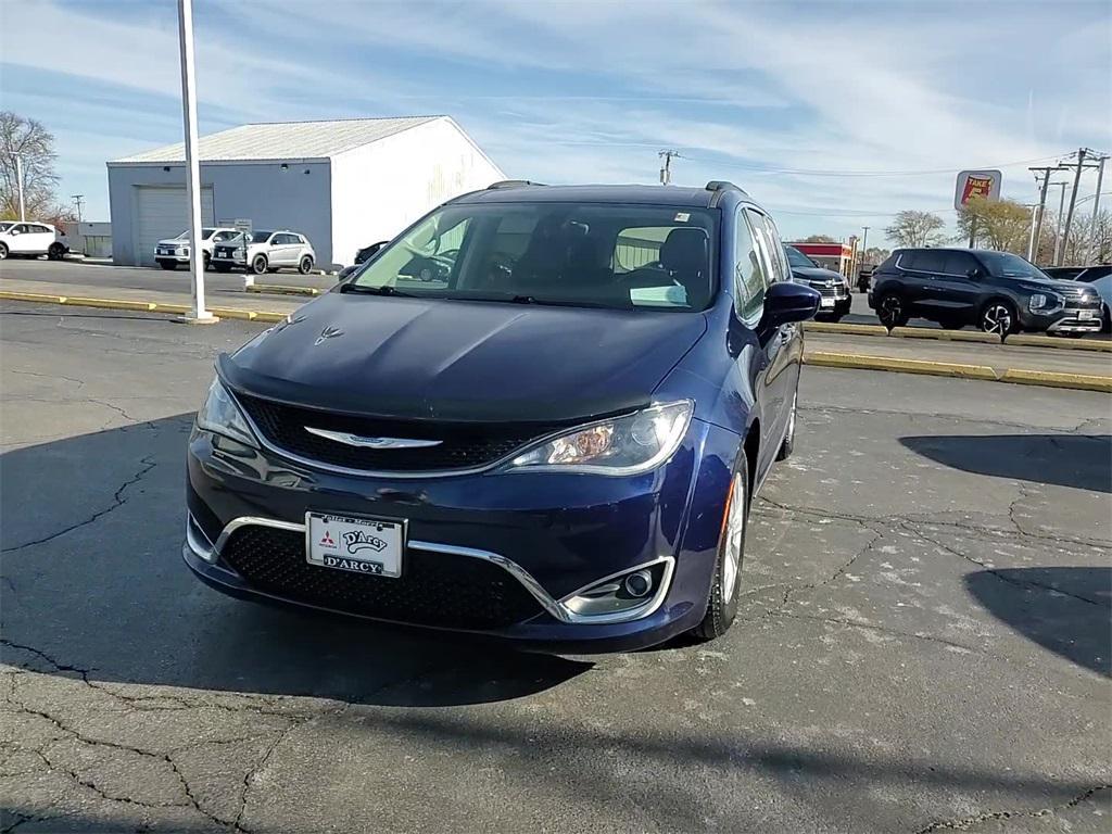 used 2017 Chrysler Pacifica car, priced at $9,900