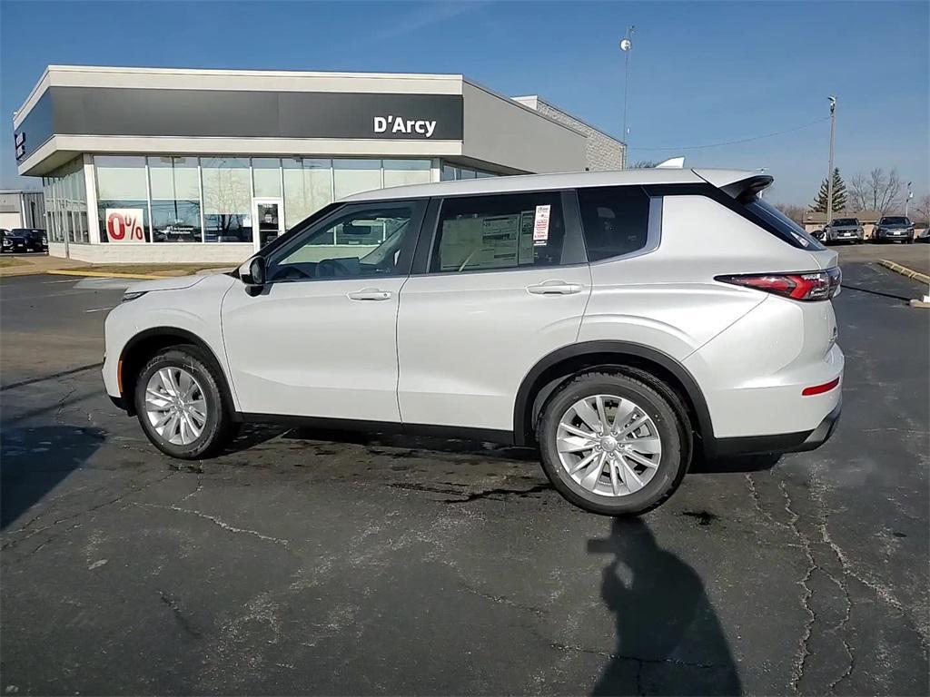 new 2025 Mitsubishi Outlander car, priced at $35,140