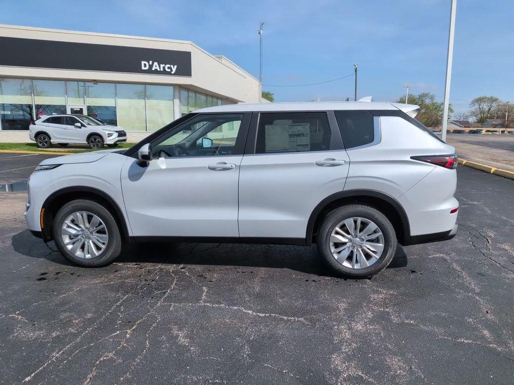 new 2026 Mitsubishi Outlander car, priced at $32,498