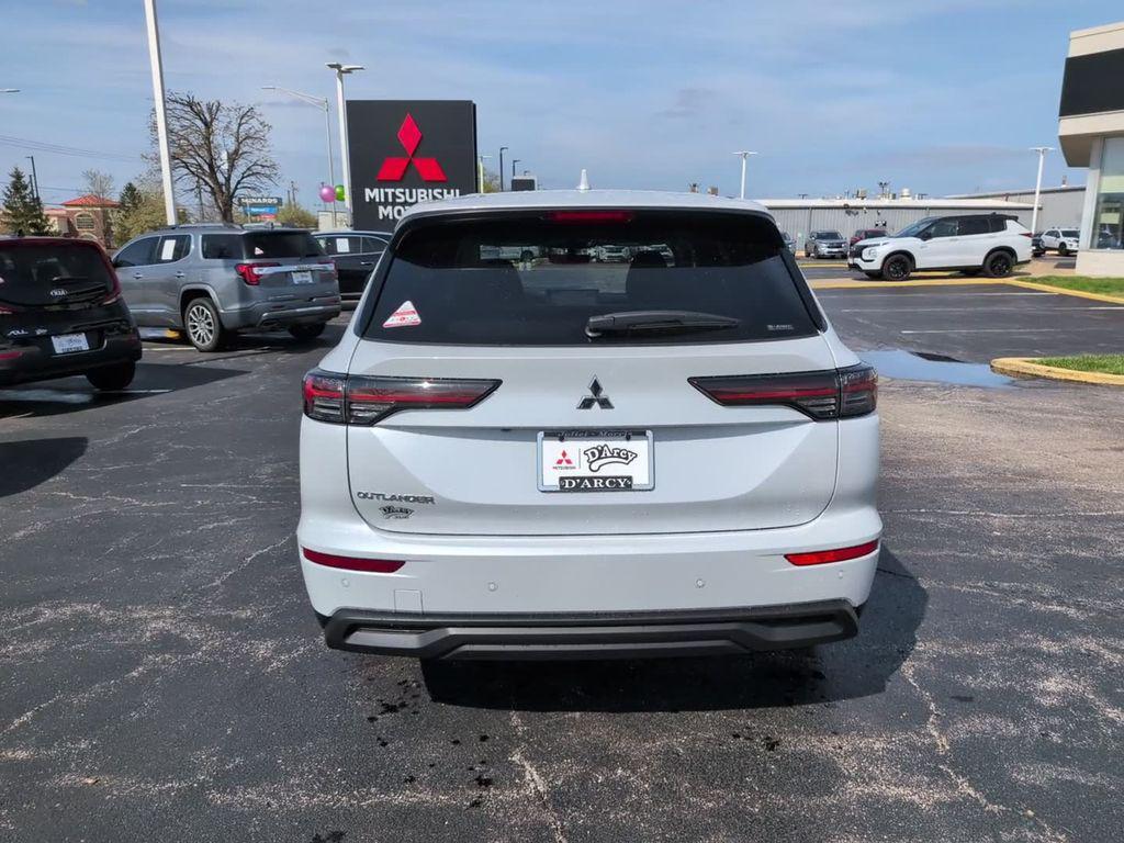 new 2026 Mitsubishi Outlander car, priced at $32,498