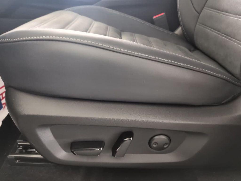new 2025 Mitsubishi Outlander car, priced at $39,263