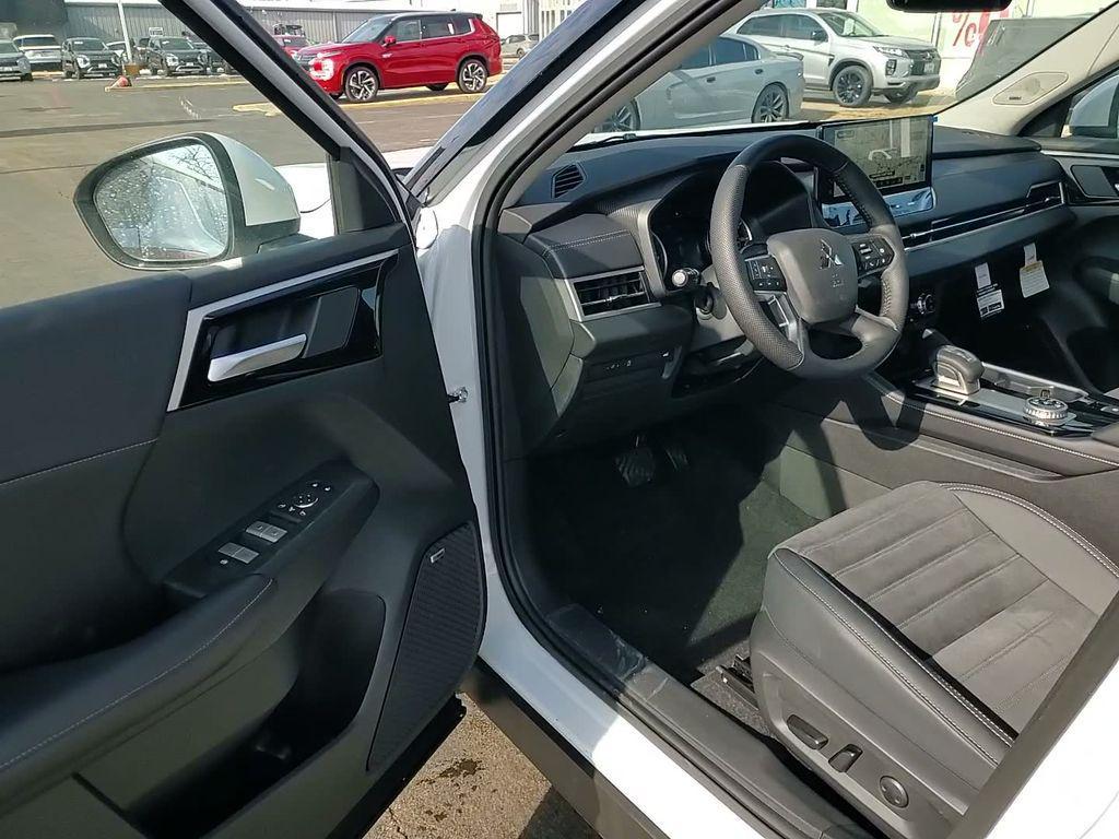 new 2026 Mitsubishi Outlander car, priced at $36,538