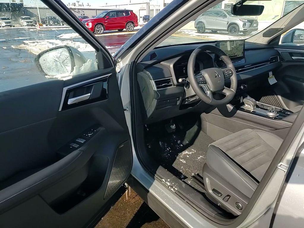 new 2026 Mitsubishi Outlander car, priced at $41,483