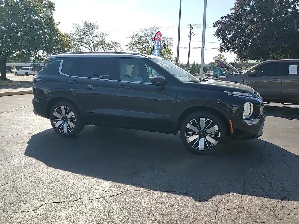 new 2025 Mitsubishi Outlander car, priced at $43,933