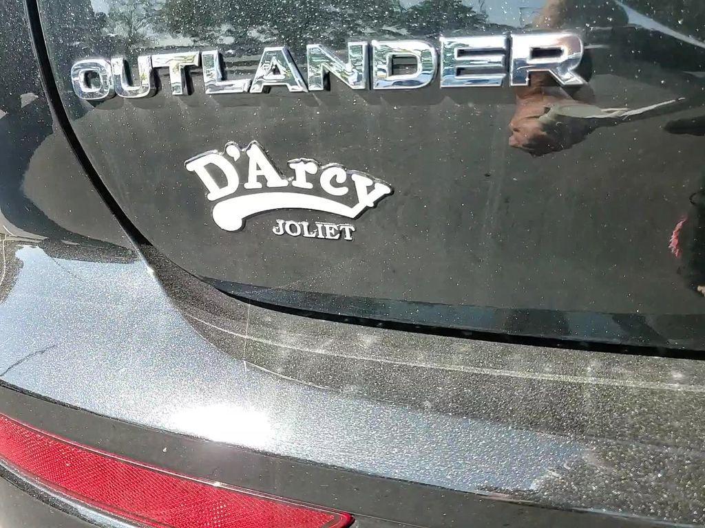 new 2025 Mitsubishi Outlander car, priced at $43,933