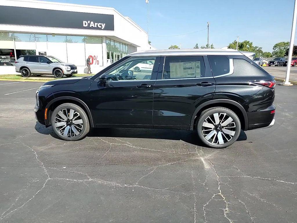 new 2025 Mitsubishi Outlander car, priced at $43,933