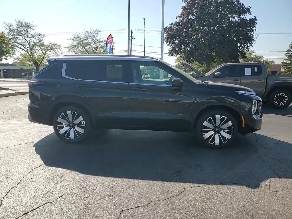 new 2025 Mitsubishi Outlander car, priced at $43,933