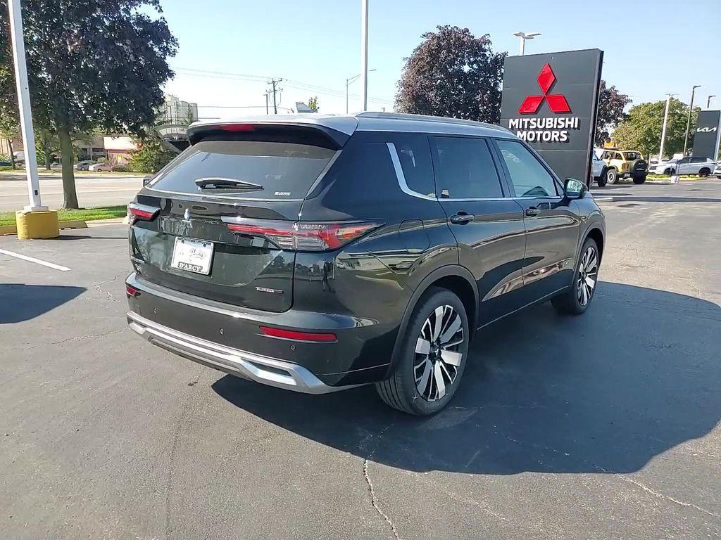 new 2025 Mitsubishi Outlander car, priced at $43,933