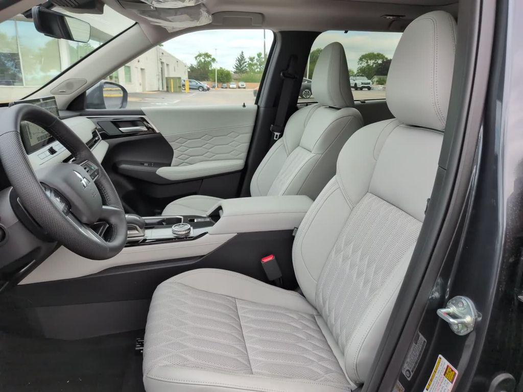 new 2026 Mitsubishi Outlander car, priced at $40,078