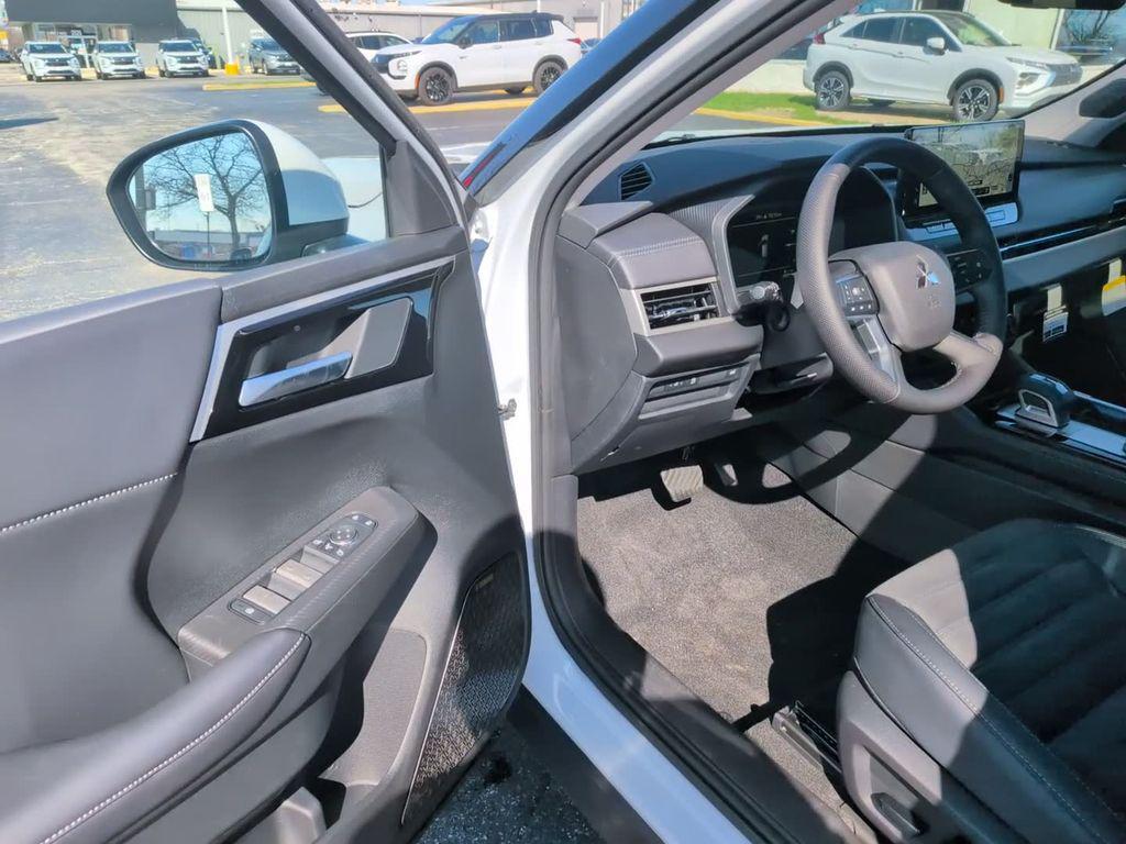 new 2026 Mitsubishi Outlander car, priced at $39,443
