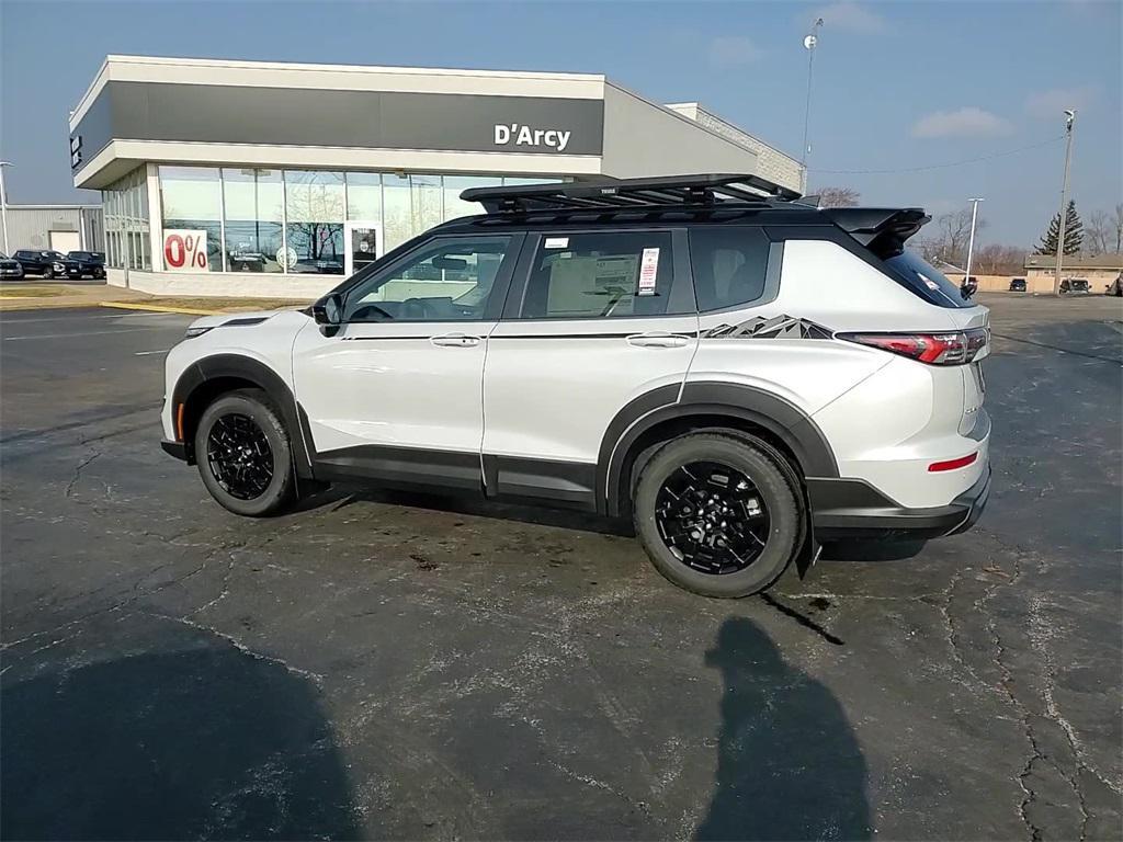 new 2026 Mitsubishi Outlander car