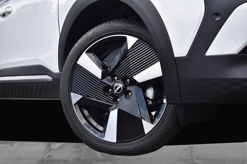 new 2025 Nissan Kicks car, priced at $26,565