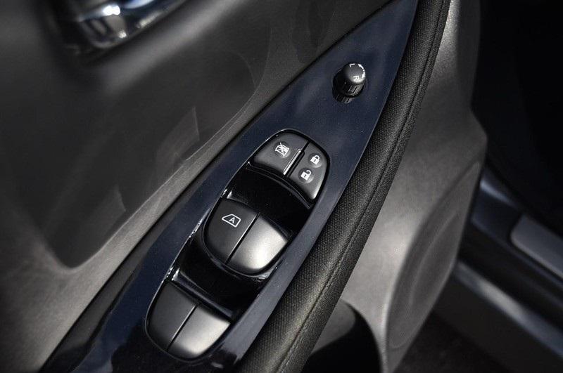 used 2024 Nissan Leaf car, priced at $17,777