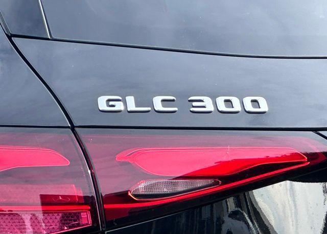 new 2026 Mercedes-Benz GLC 300 car