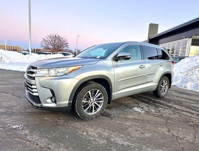used 2018 Toyota Highlander car, priced at $22,117
