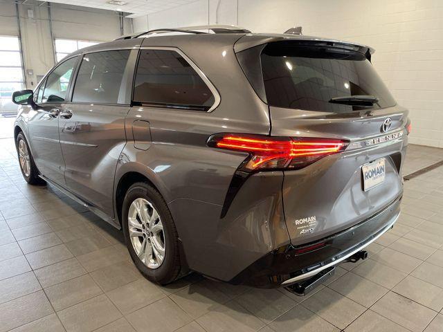 used 2023 Toyota Sienna car, priced at $38,489