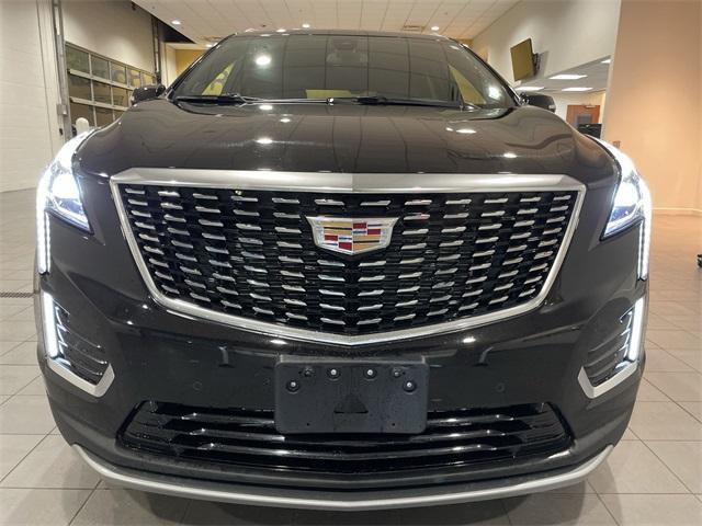 used 2025 Cadillac XT5 car, priced at $42,616