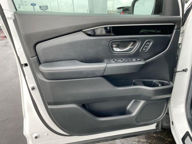 used 2025 Honda Pilot car, priced at $44,999