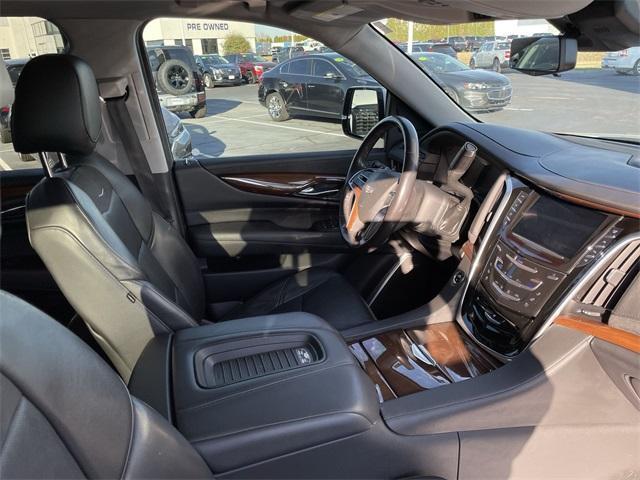 used 2020 Cadillac Escalade ESV car, priced at $31,616