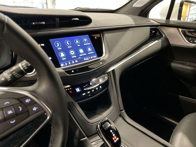 used 2025 Cadillac XT5 car, priced at $39,871