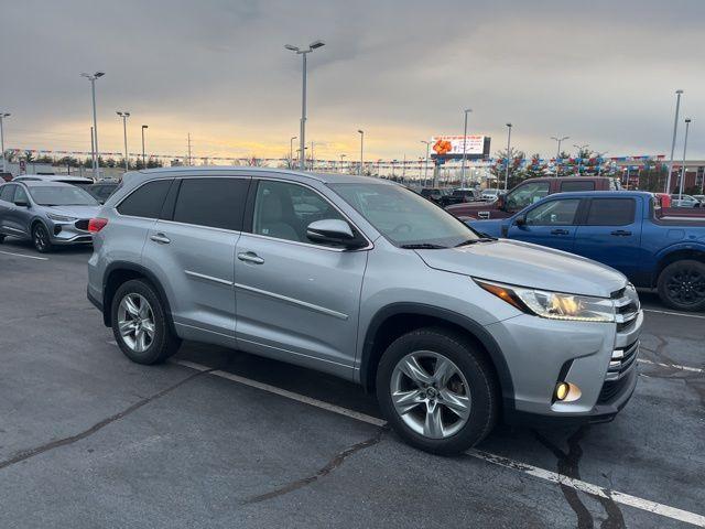 used 2018 Toyota Highlander car, priced at $20,721