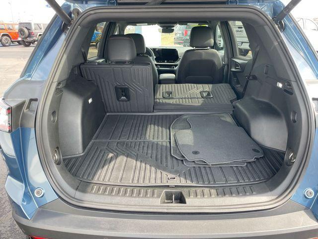 used 2025 Chevrolet Equinox car, priced at $31,012