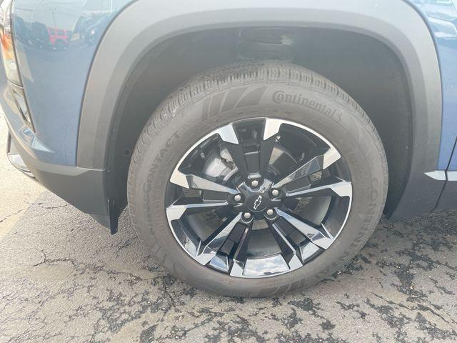 used 2025 Chevrolet Equinox car, priced at $31,012