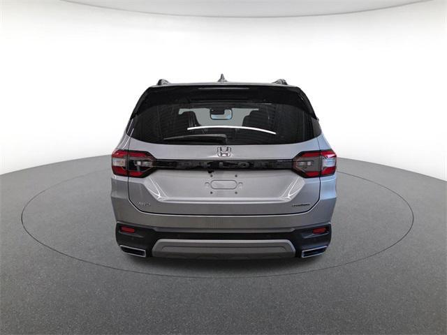 used 2025 Honda Pilot car, priced at $43,000