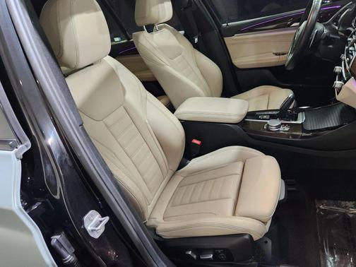 BMW X3 view 13