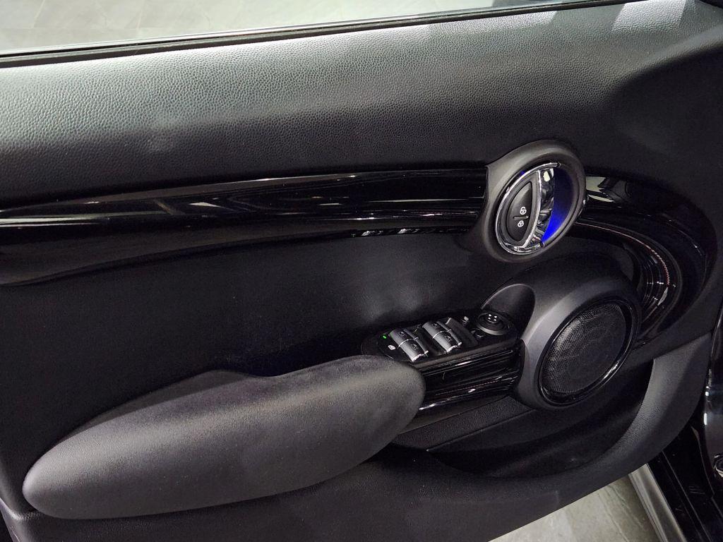 used 2018 MINI Hardtop car, priced at $15,900