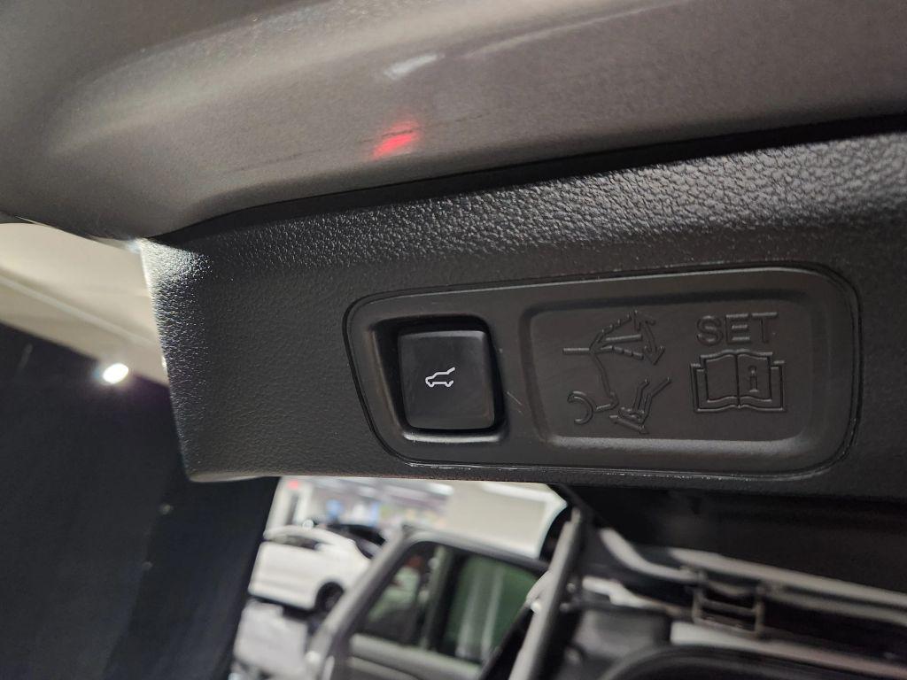 used 2021 Lincoln Navigator car, priced at $42,900