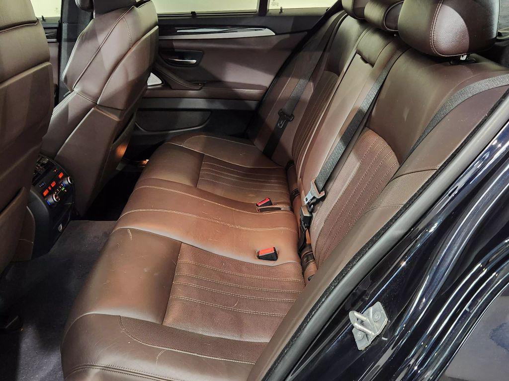 used 2013 BMW M5 car