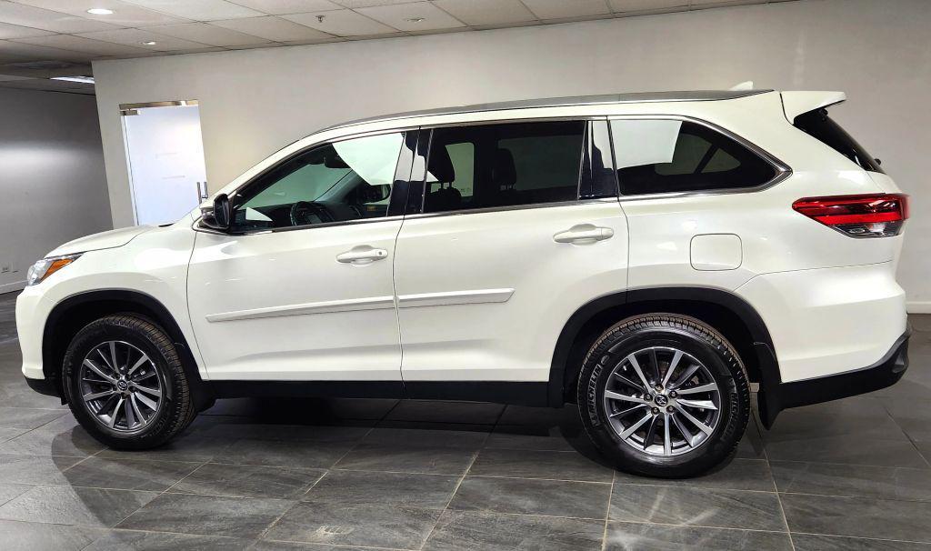 used 2019 Toyota Highlander car, priced at $25,900