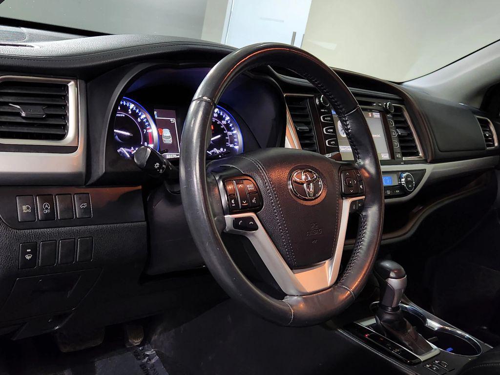 used 2019 Toyota Highlander car, priced at $25,900