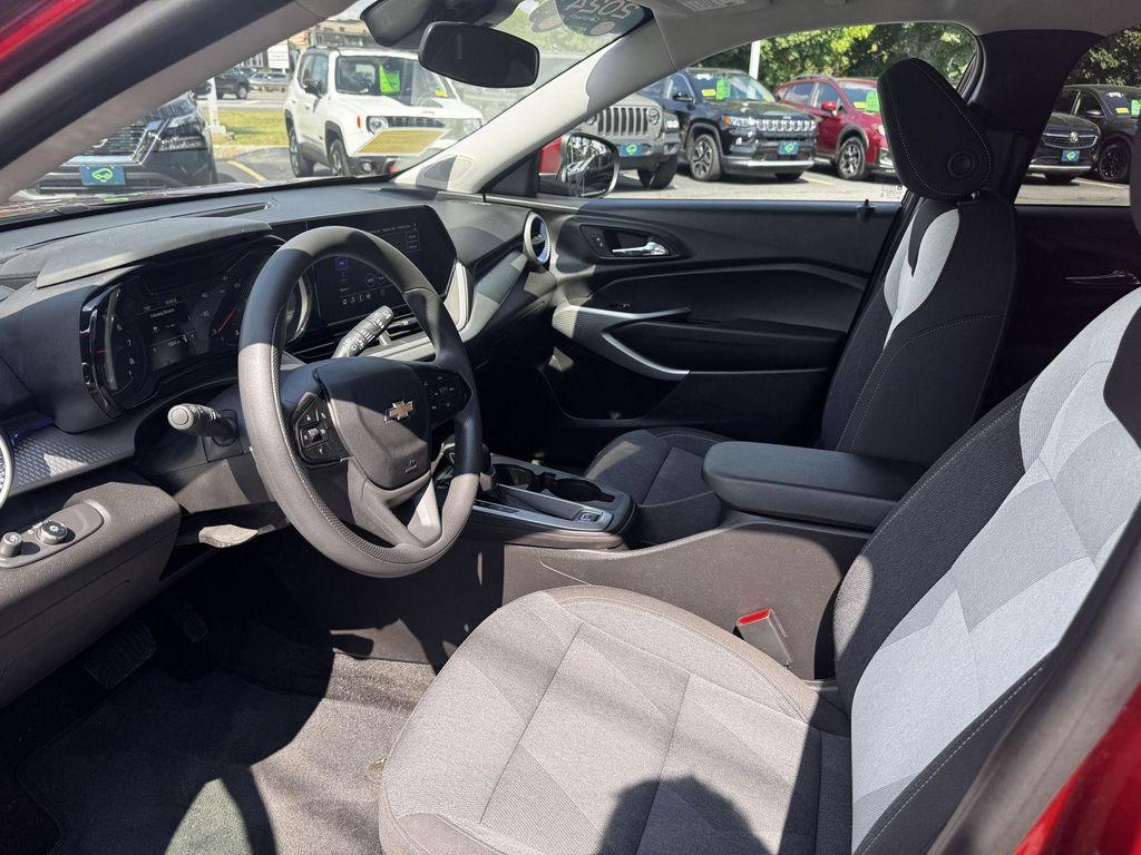 used 2024 Chevrolet Trax car, priced at $20,694