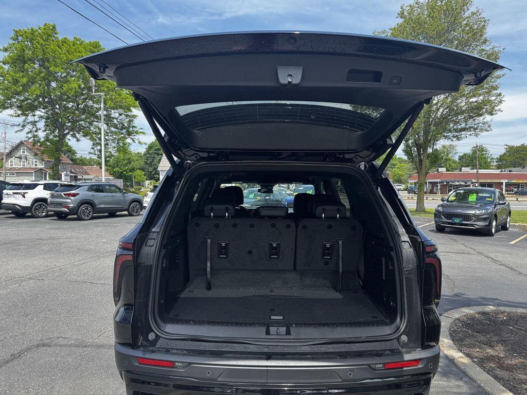 used 2026 Chevrolet Traverse car, priced at $42,524