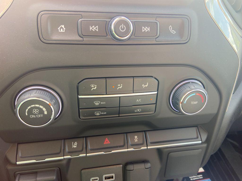 new 2025 Chevrolet Silverado 3500 car, priced at $51,803