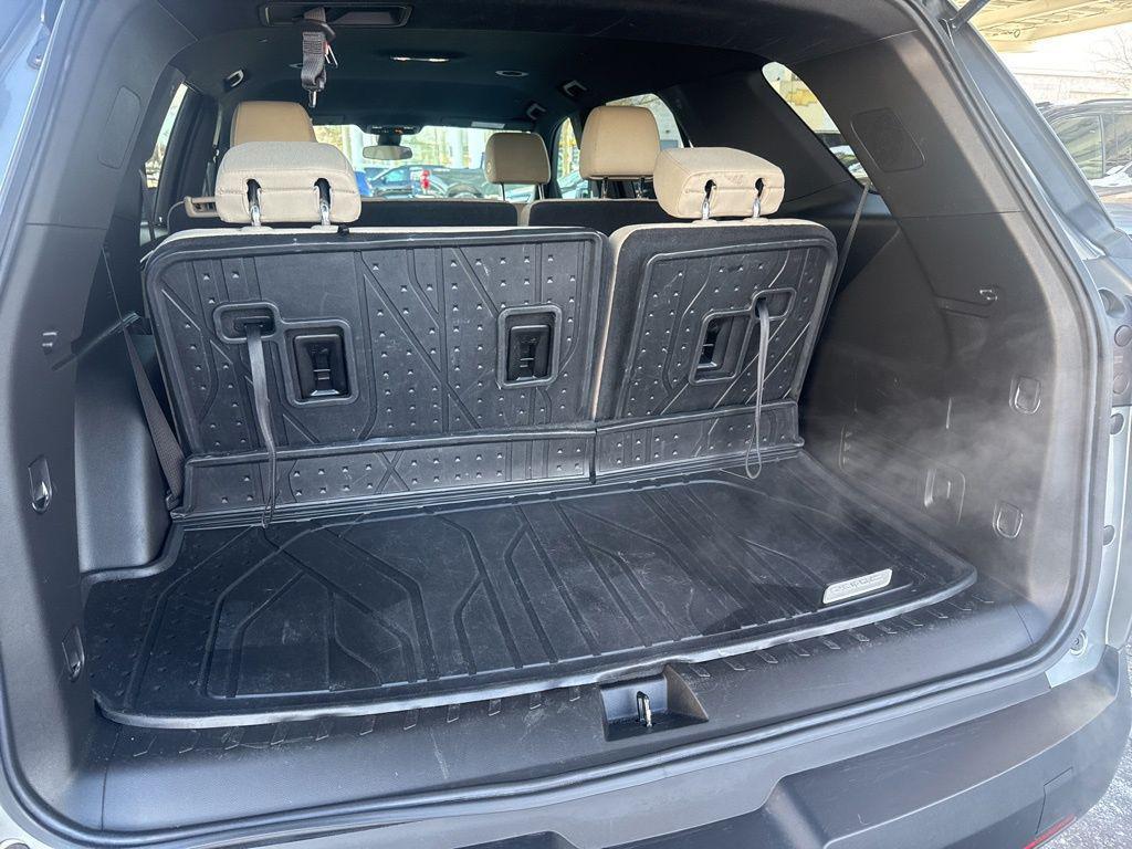 used 2023 Chevrolet Traverse car, priced at $26,495